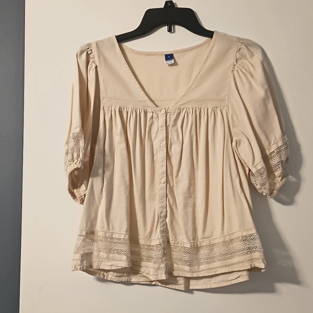 Old navy cream top size S